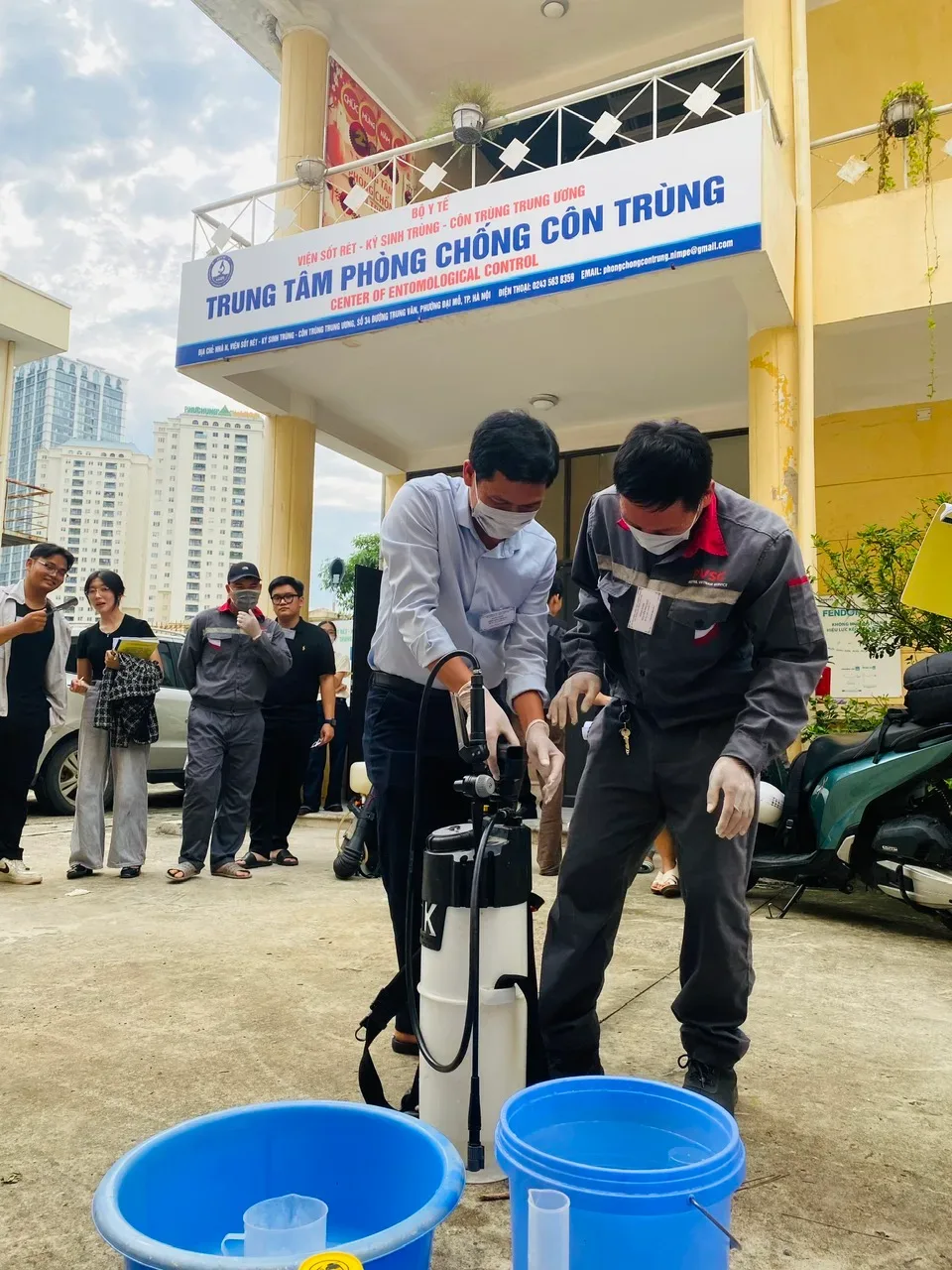 Thực hành thiết bị tại Trung tâm Phòng chống Côn trùng